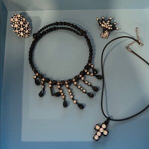 Elegant Black and Silver Jewelry Set